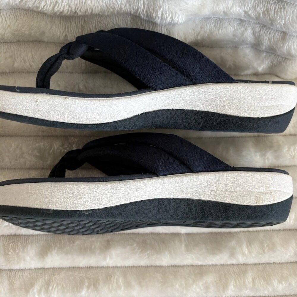 Clarks Cloudsteppers Size 7 M Women's Arla Kaylie Fabric Thong Sandals Navy Blue - Picture 5 of 9